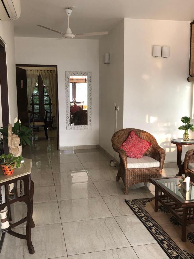 Bed and Breakfast The Neem Nuova Delhi Esterno foto