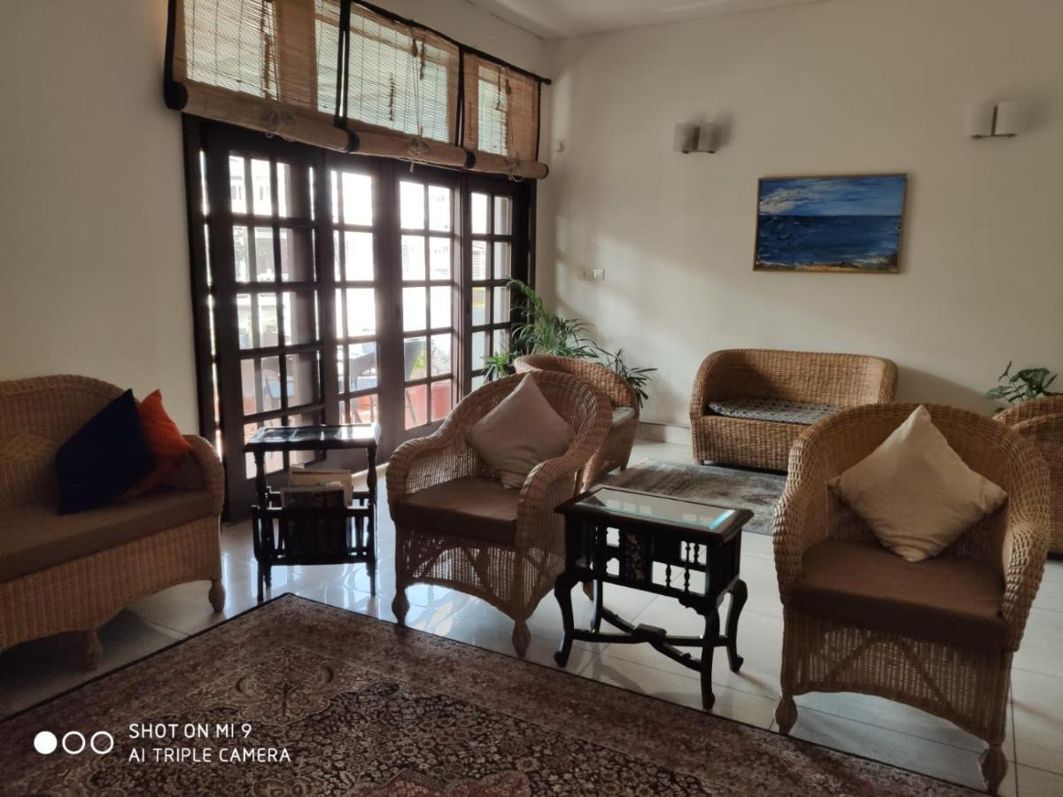 Bed and Breakfast The Neem Nuova Delhi Esterno foto
