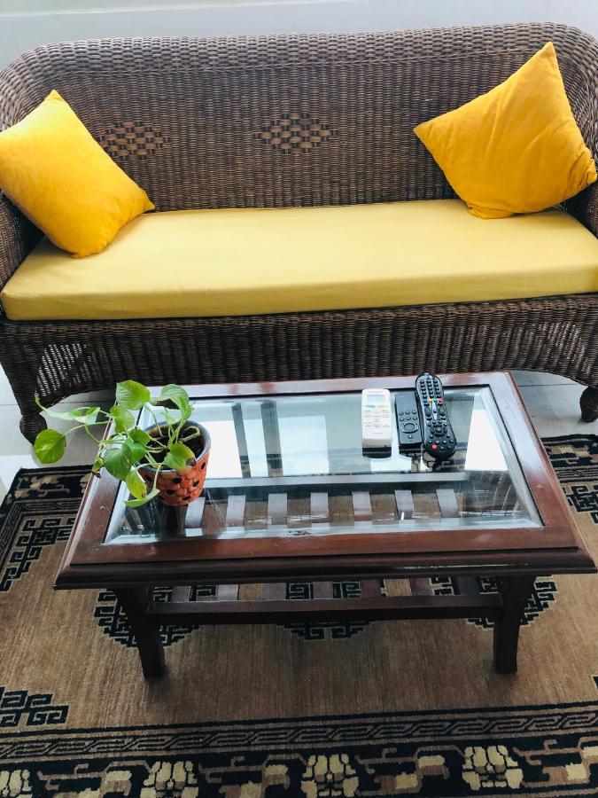 Bed and Breakfast The Neem Nuova Delhi Esterno foto
