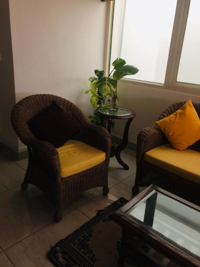Bed and Breakfast The Neem Nuova Delhi Esterno foto