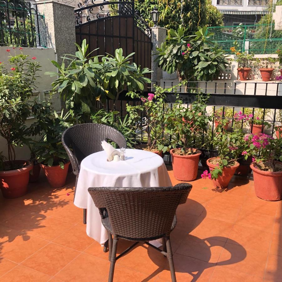 Bed and Breakfast The Neem Nuova Delhi Esterno foto