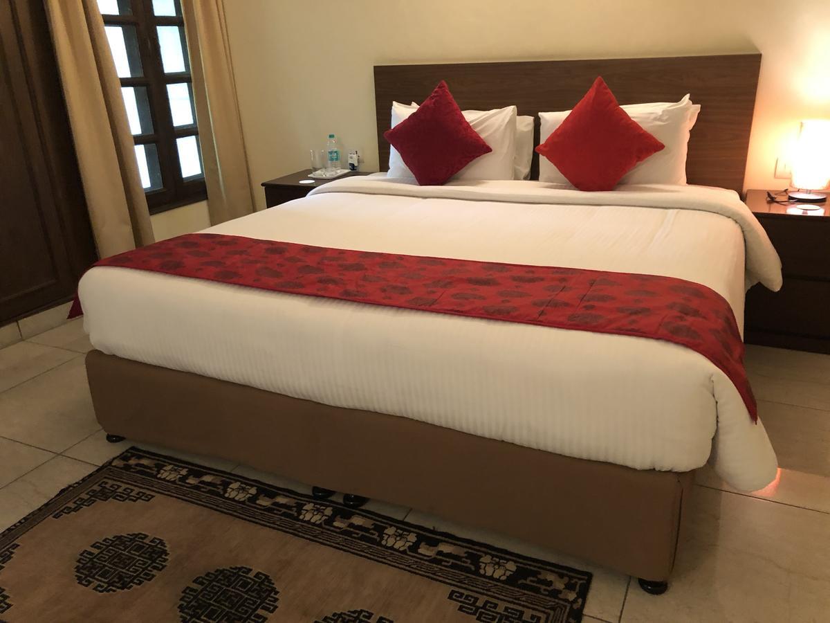 Bed and Breakfast The Neem Nuova Delhi Esterno foto