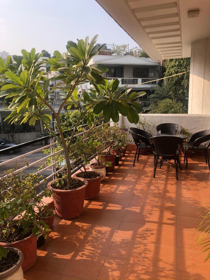Bed and Breakfast The Neem Nuova Delhi Esterno foto