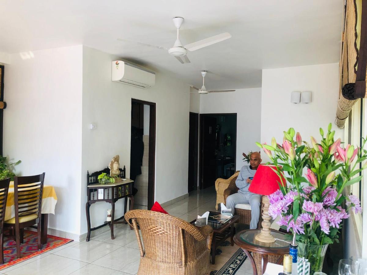 Bed and Breakfast The Neem Nuova Delhi Esterno foto