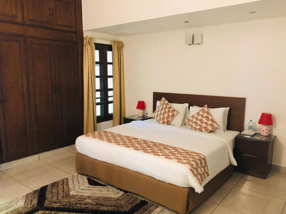 Bed and Breakfast The Neem Nuova Delhi Esterno foto